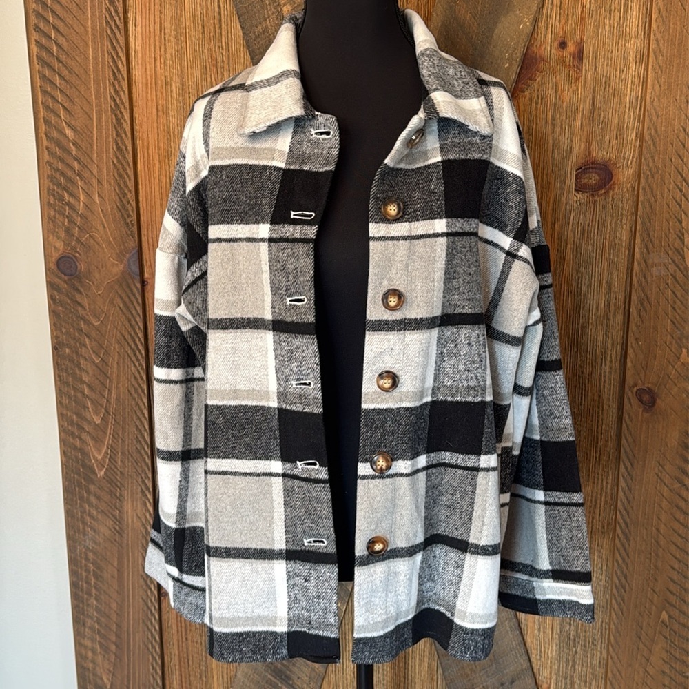 Source Unknown Plaid Button-Up Top in Black and Gray
